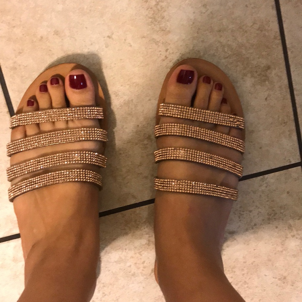 Chinese laundry sandals